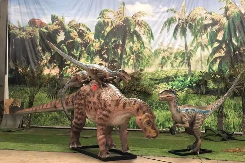 Cladosaurus Fighting Dino Against Iguanosaurus