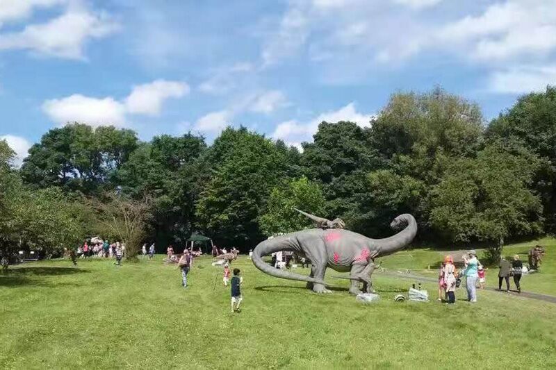 Cladosaurus Fighting Dino Against Iguanosaurus